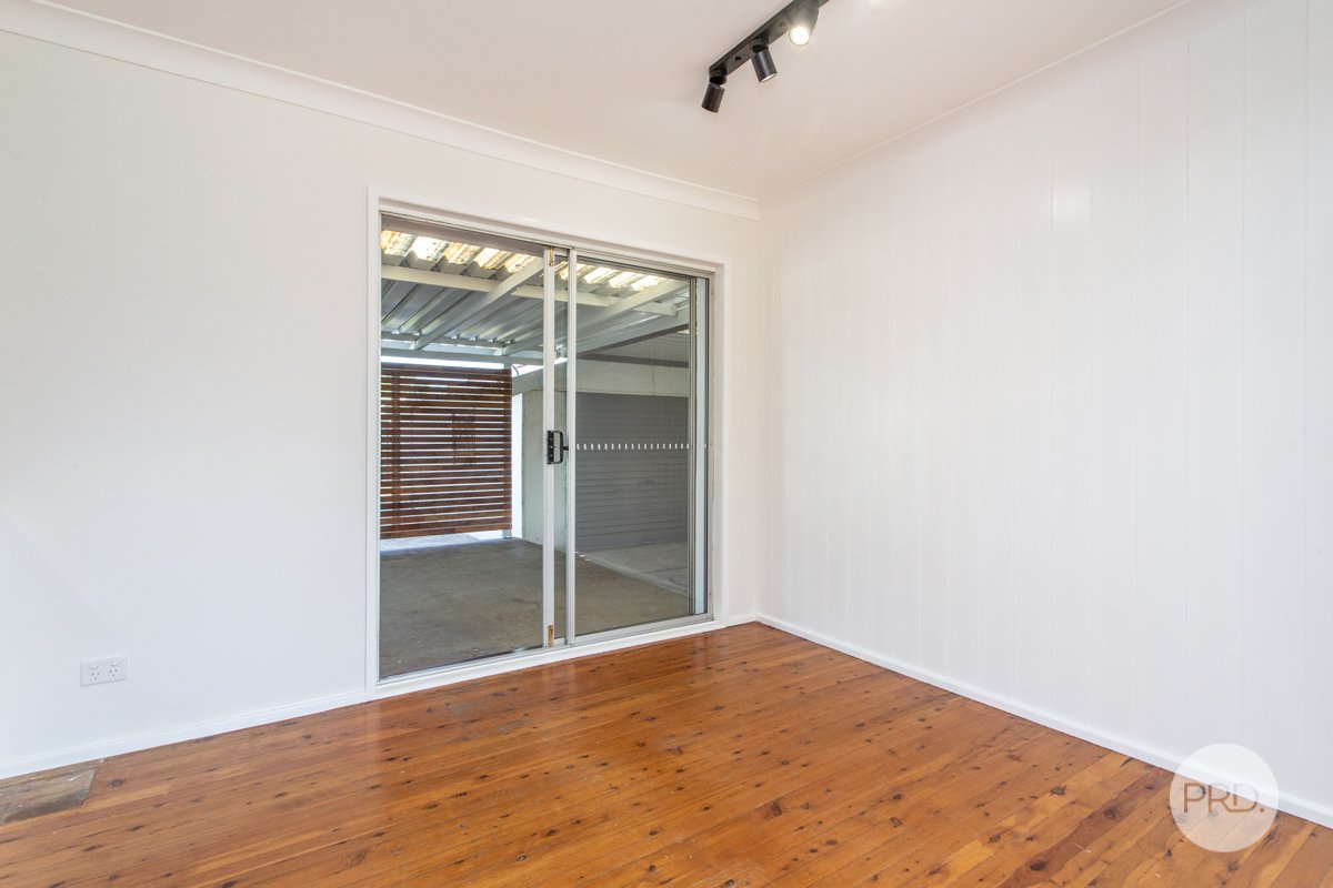 21 Deborah Crescent,  CAMBRIDGE PARK 9