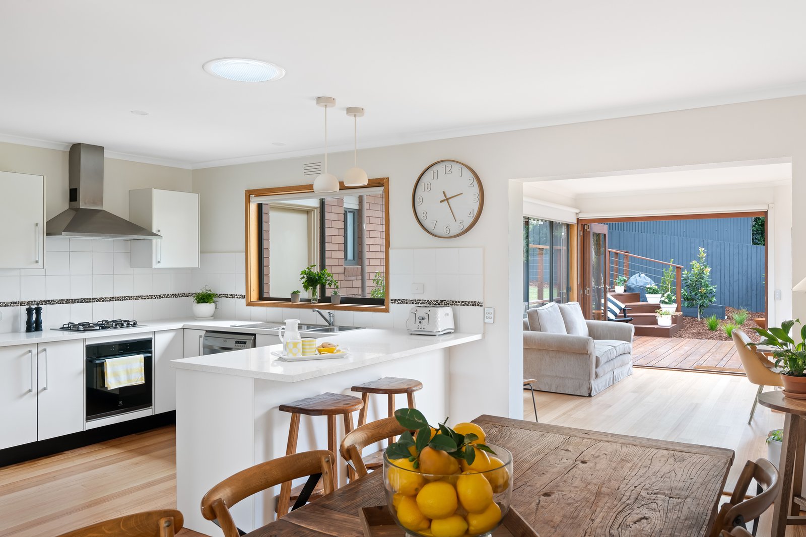 Real Estate and Property in 21 Dellfield Drive, Templestowe Lower, VIC