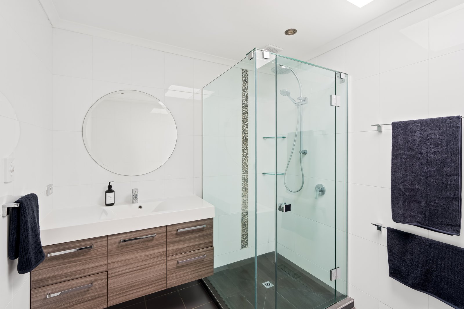 Real Estate and Property in 21 Dellfield Drive, Templestowe Lower, VIC