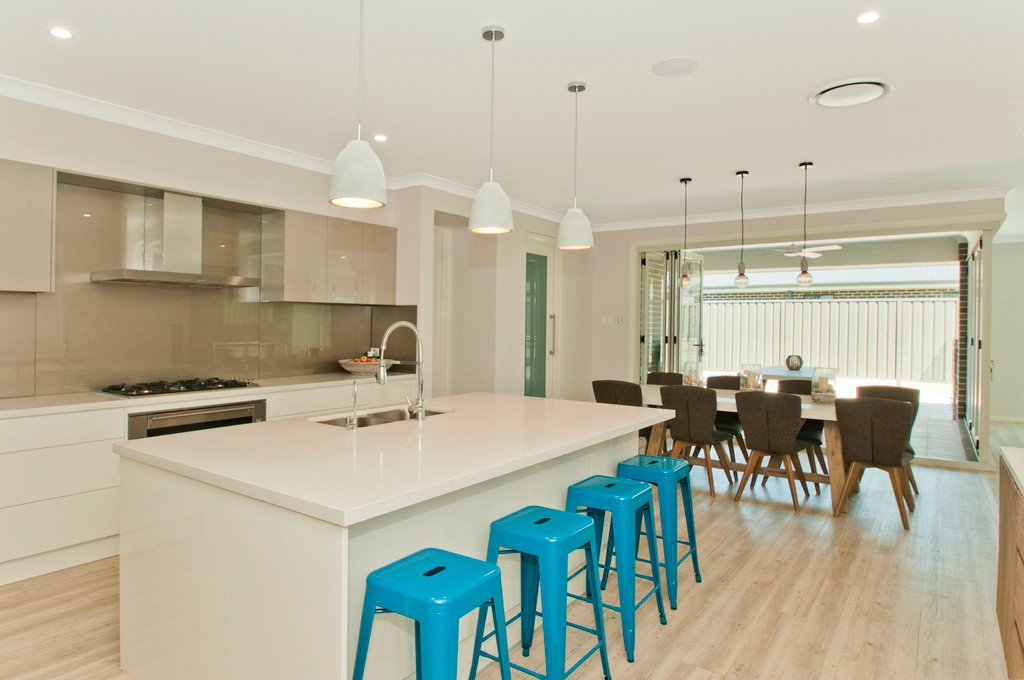 21 Deltaview Avenue HAYWARDS BAY 4
