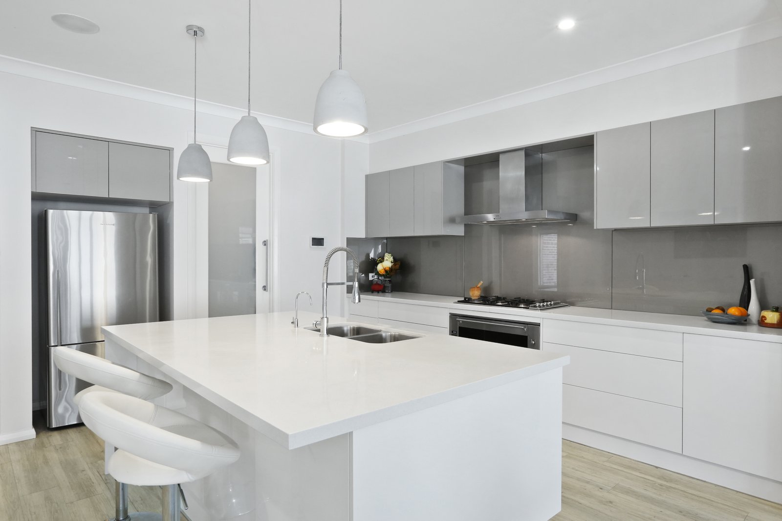 21 Deltaview Avenue HAYWARDS BAY 3