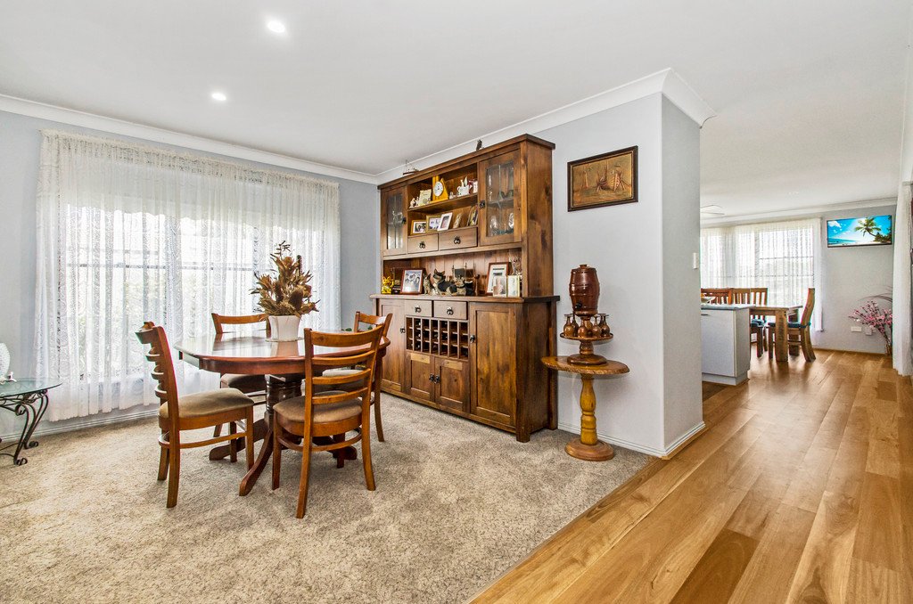 21 Diamentina Way LAKEWOOD 3