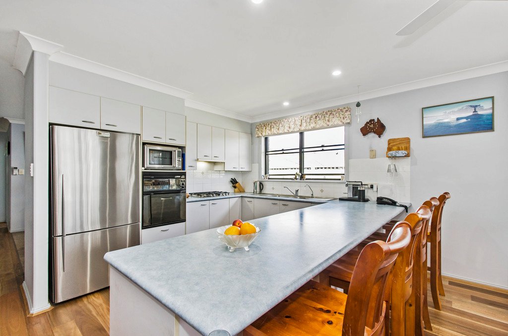 21 Diamentina Way LAKEWOOD 4