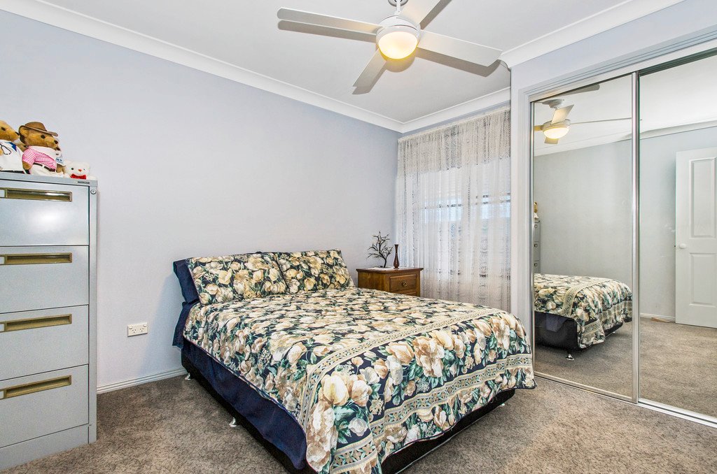 21 Diamentina Way LAKEWOOD 8