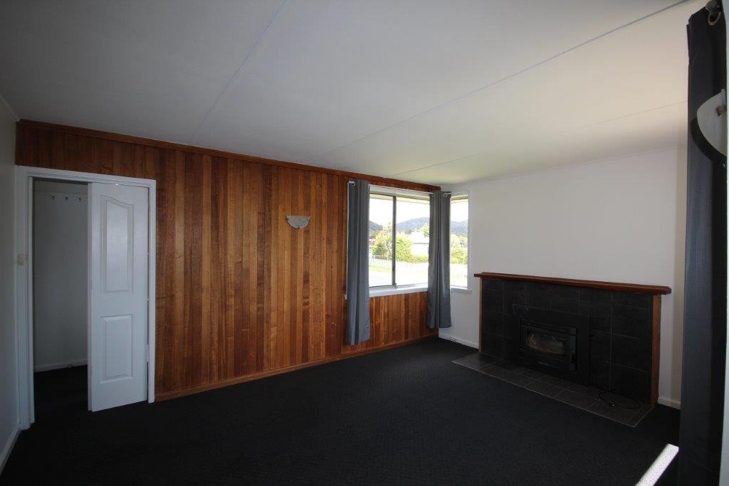 21 Dickson Street GLENORCHY 4