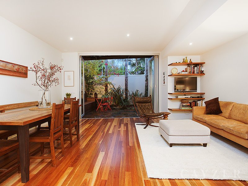 Gallery: 21 Dinsdale Street