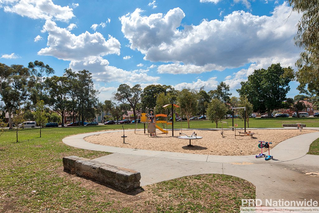 21 Dowsett Road KINGSGROVE 8