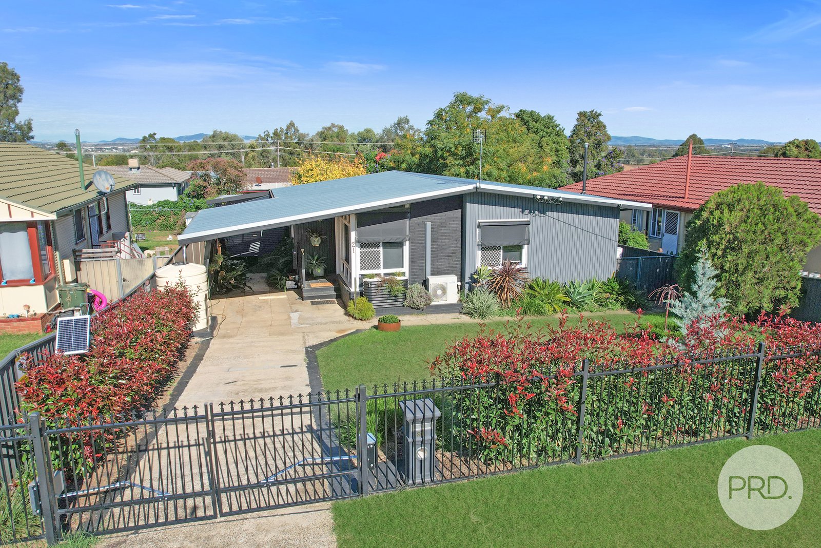 21 Drummond Road TAMWORTH 1