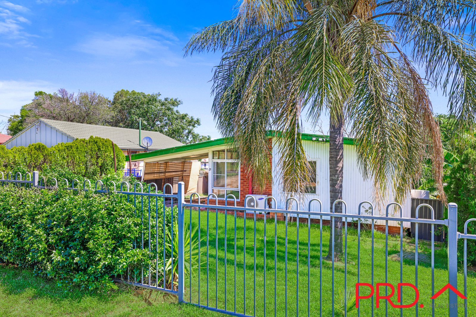 21 Drummond Road TAMWORTH 3