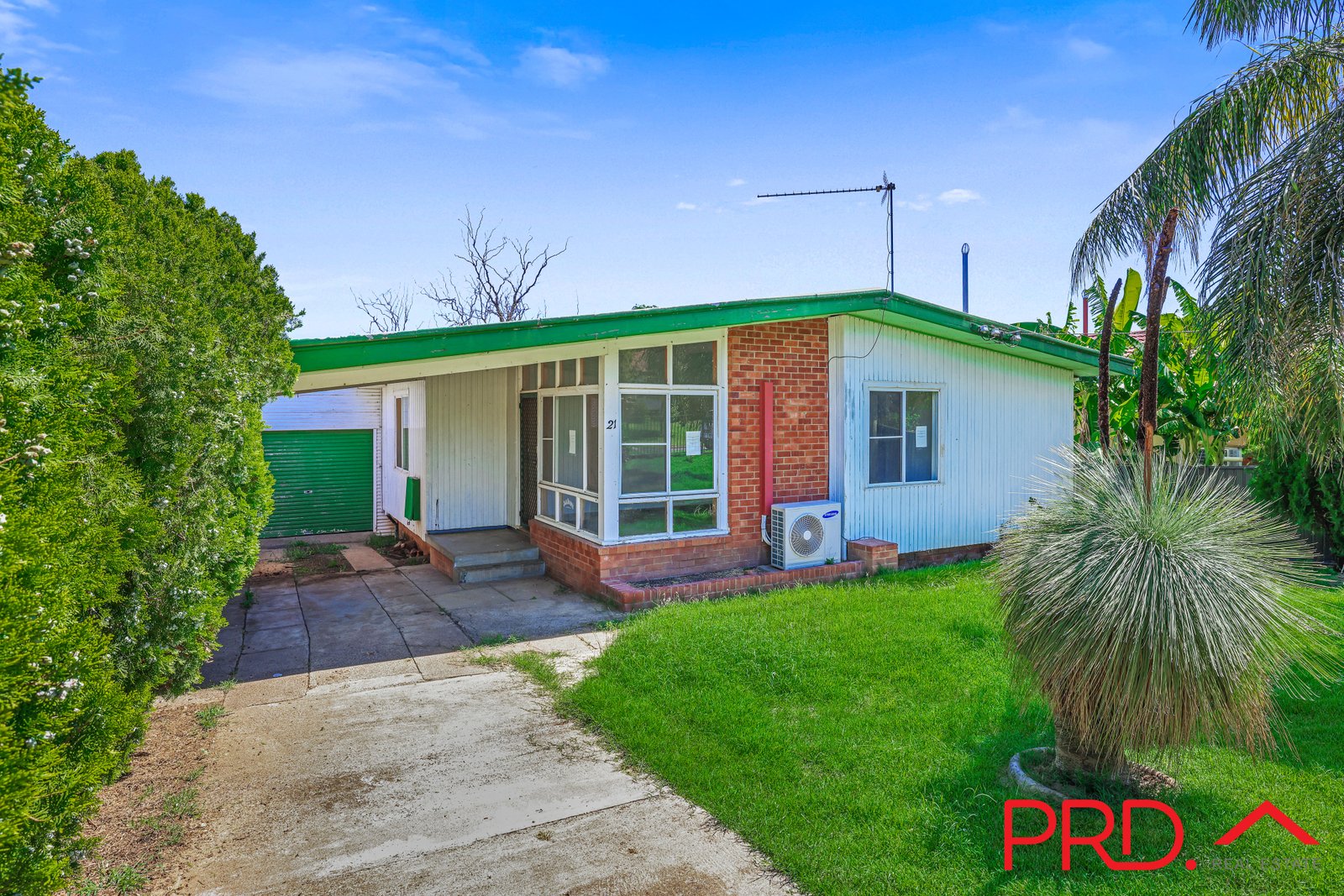 21 Drummond Road TAMWORTH 4