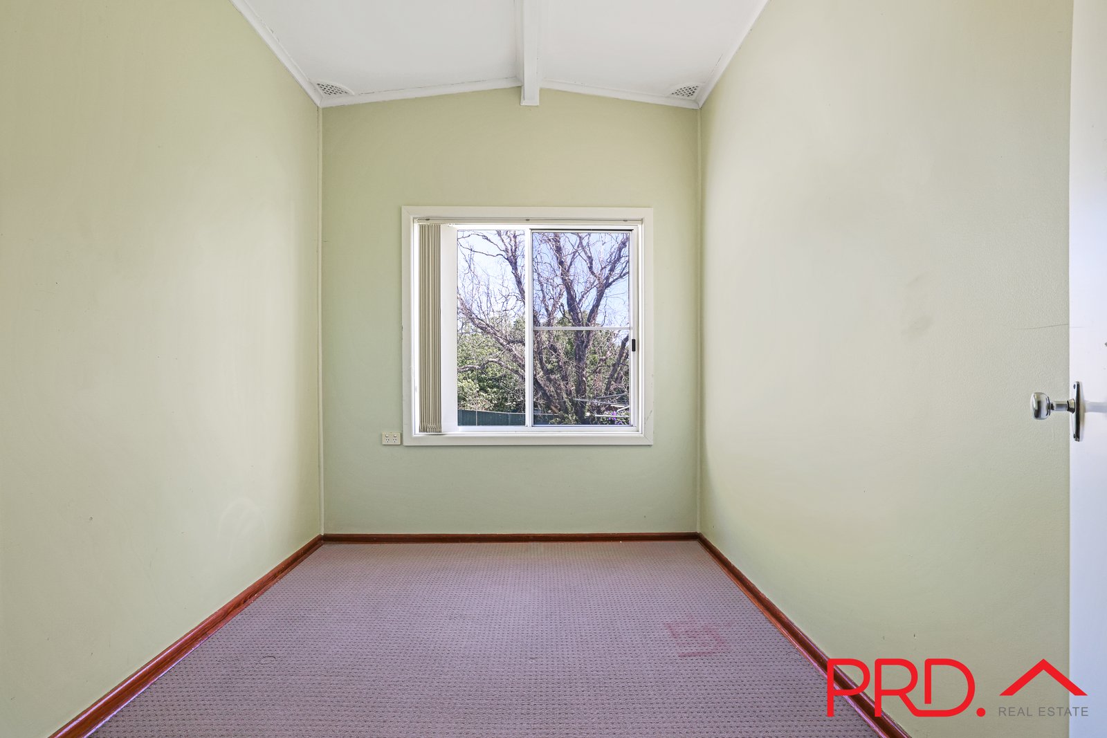 21 Drummond Road TAMWORTH 18