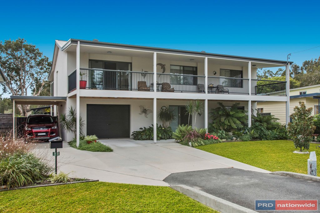 21 Eames Avenue NORTH HAVEN 19