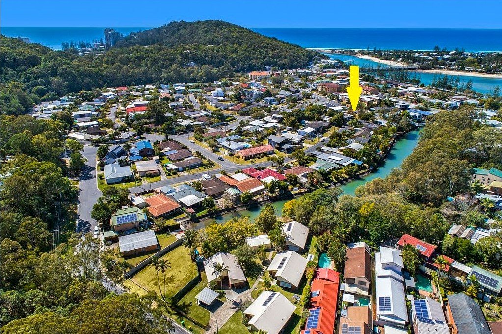 21 Elanora Drive BURLEIGH HEADS 2