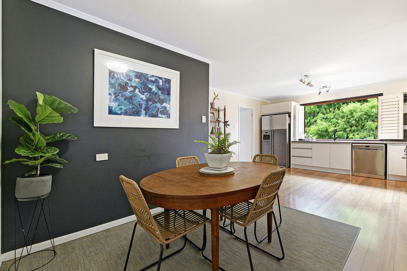 21 Elanora Drive BURLEIGH HEADS 4