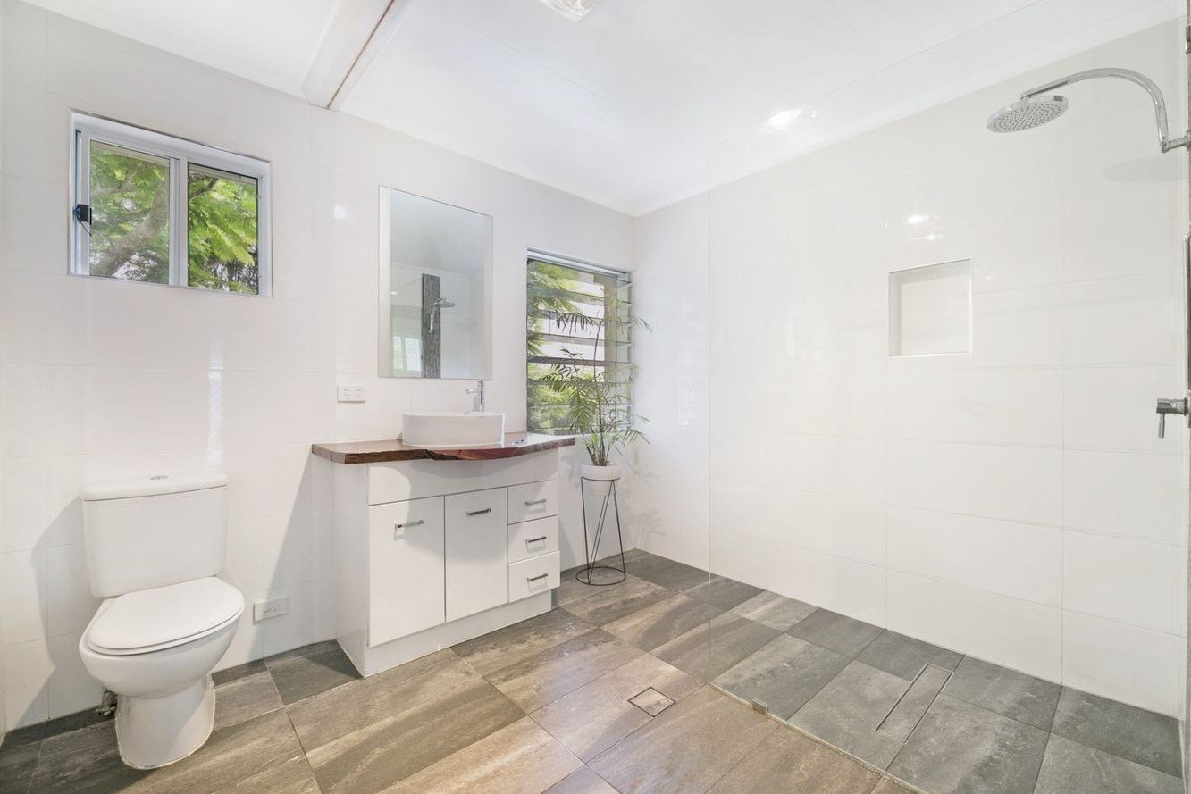 21 Elanora Drive BURLEIGH HEADS 10