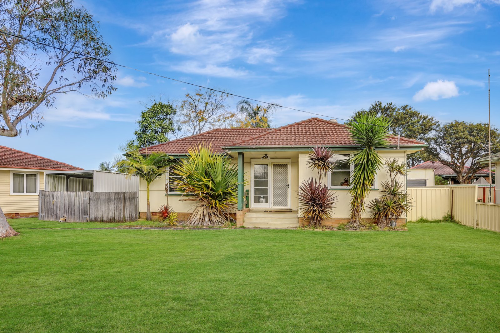 21 Eleebana Crescent KOONAWARRA 1