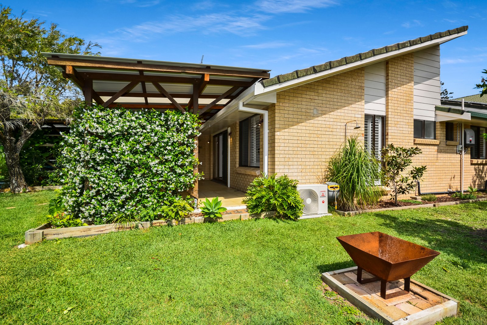 2/1 Elizabeth Street FINGAL HEAD 1