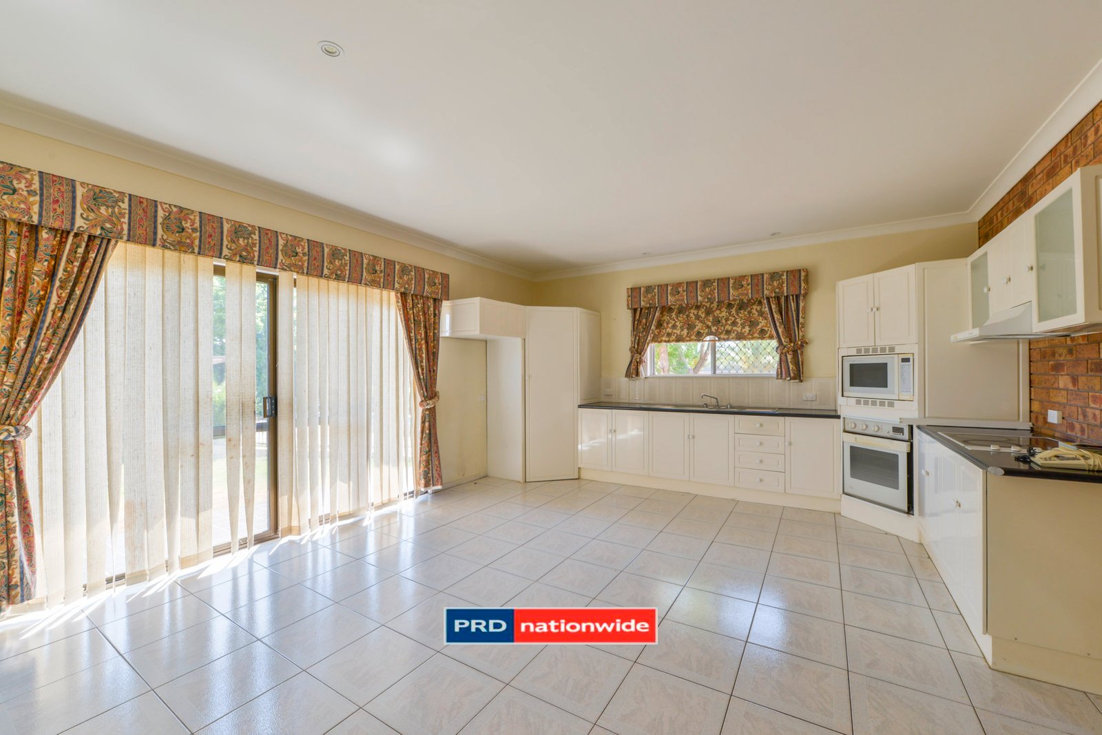 21 Elm Street TAMWORTH 2