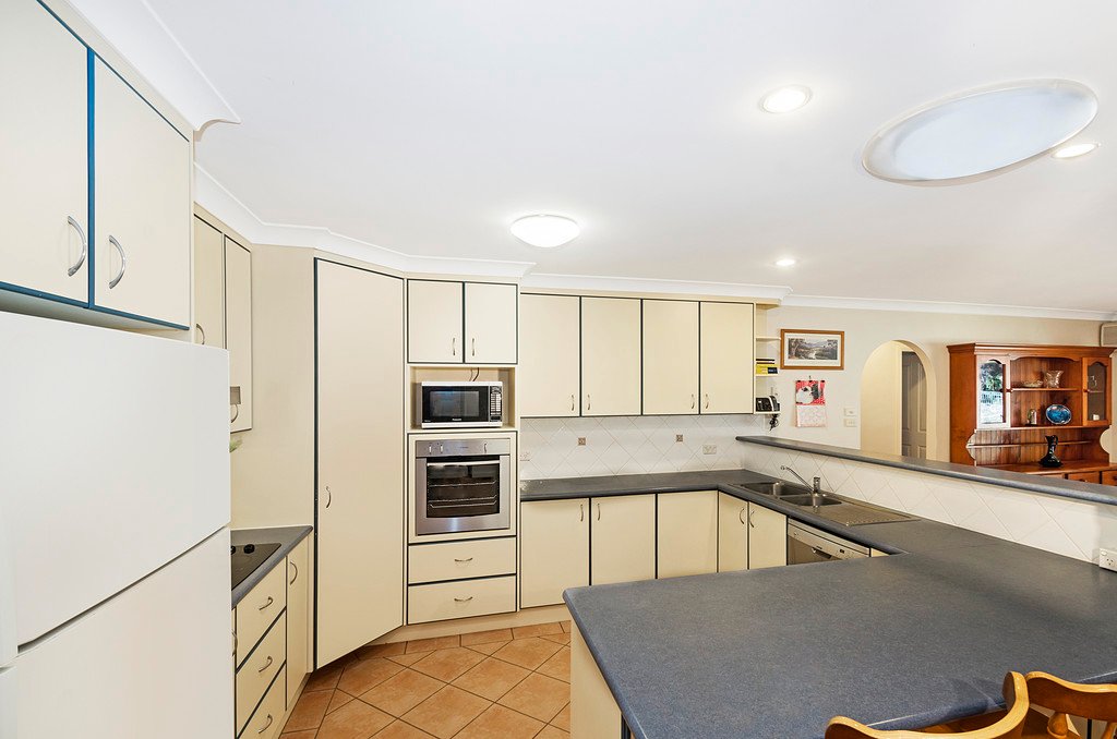 21 Elouera Place WEST HAVEN 6