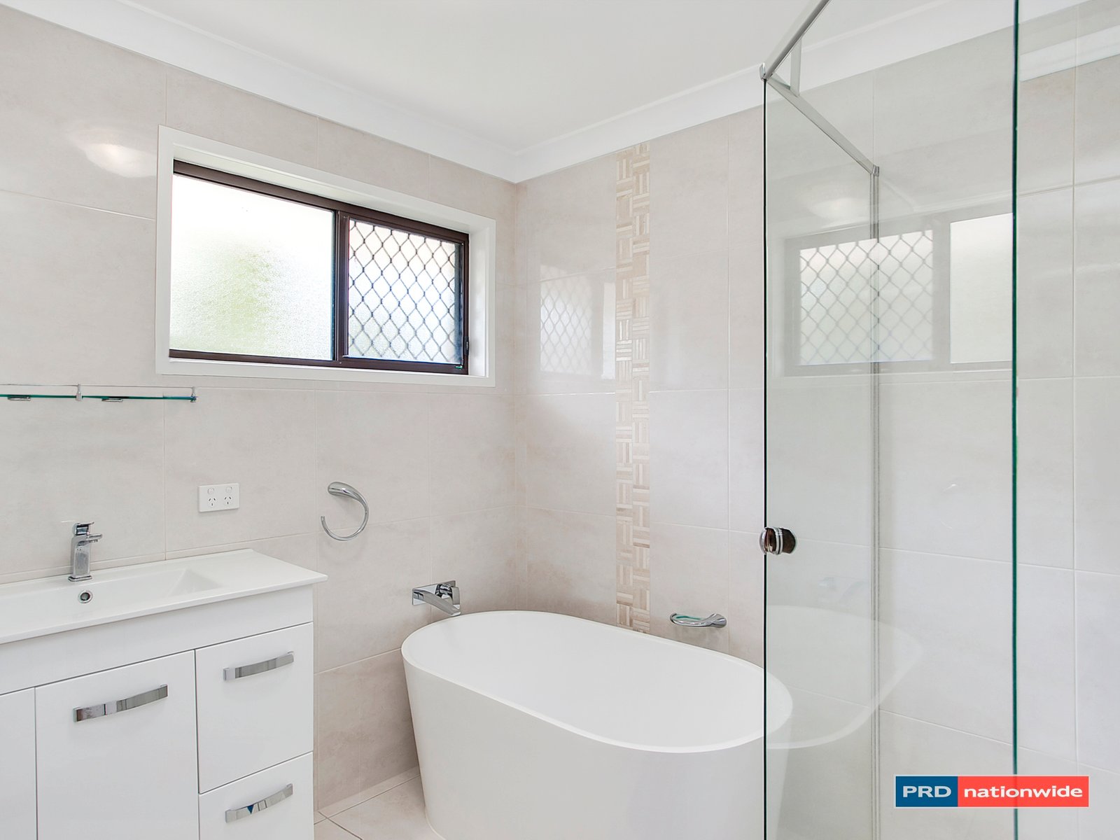 2/1 Elwood Court BURLEIGH WATERS 5