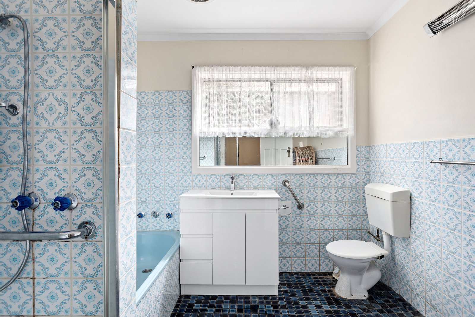 Real Estate and Property in 21 Etna Street, Glen Huntly, VIC