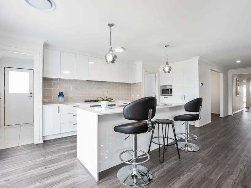 21 Fairway Street RUTHERFORD 8