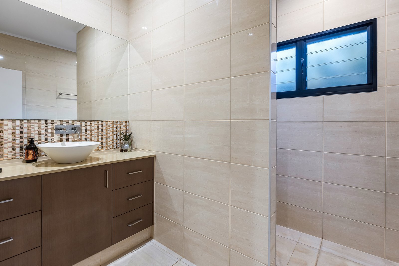 21 Foy Way BILINGURR 21