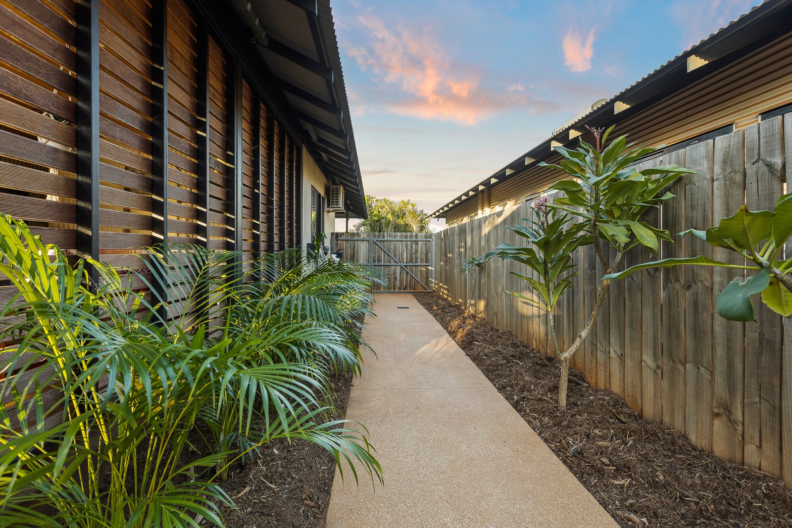 21 Foy Way BILINGURR 24