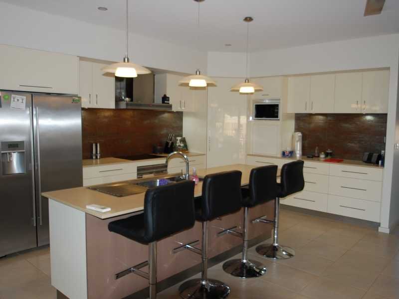 21 Foy Way BILINGURR 3