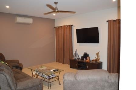 21 Foy Way BILINGURR 4