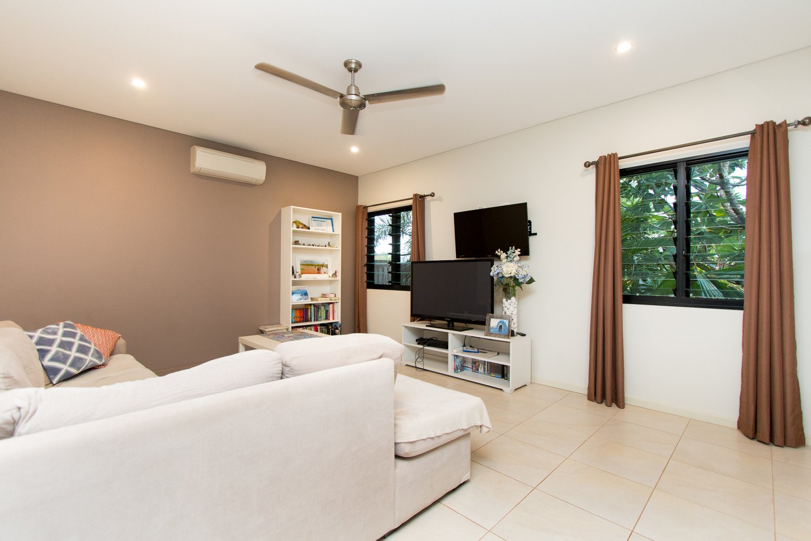 21 Foy Way BILINGURR 6