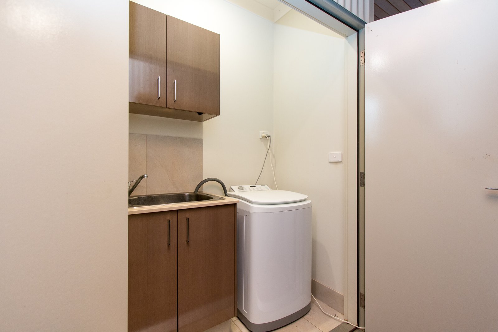 21 Foy Way BILINGURR 23