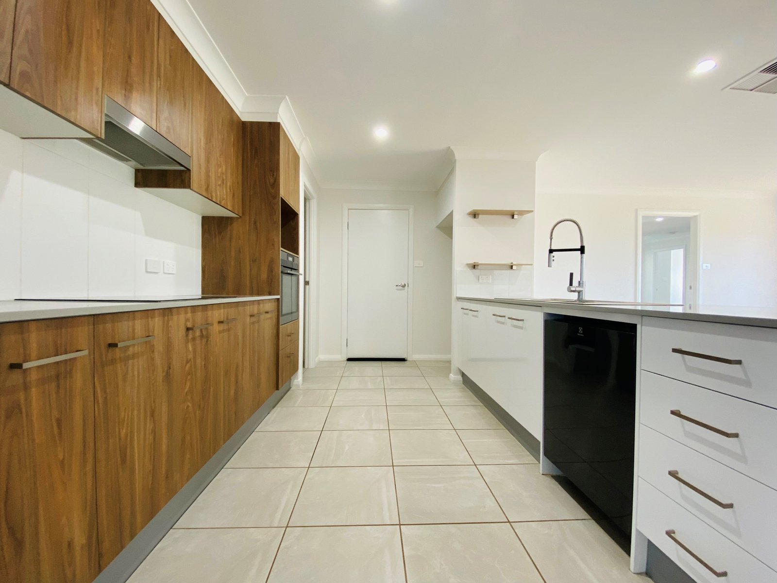21 Galah Drive TAMWORTH 3