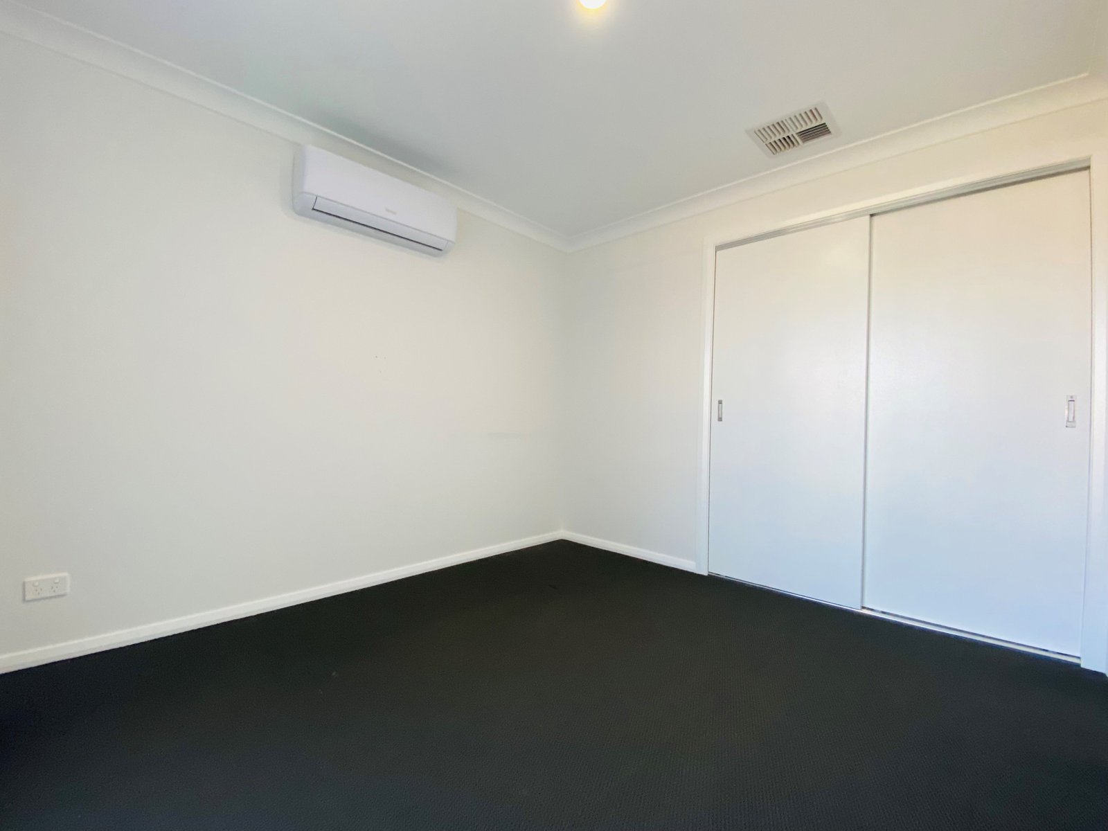 21 Galah Drive TAMWORTH 8