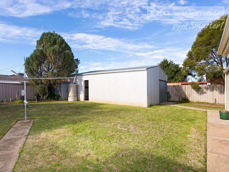 21 Gardenia Avenue LAKE ALBERT 8