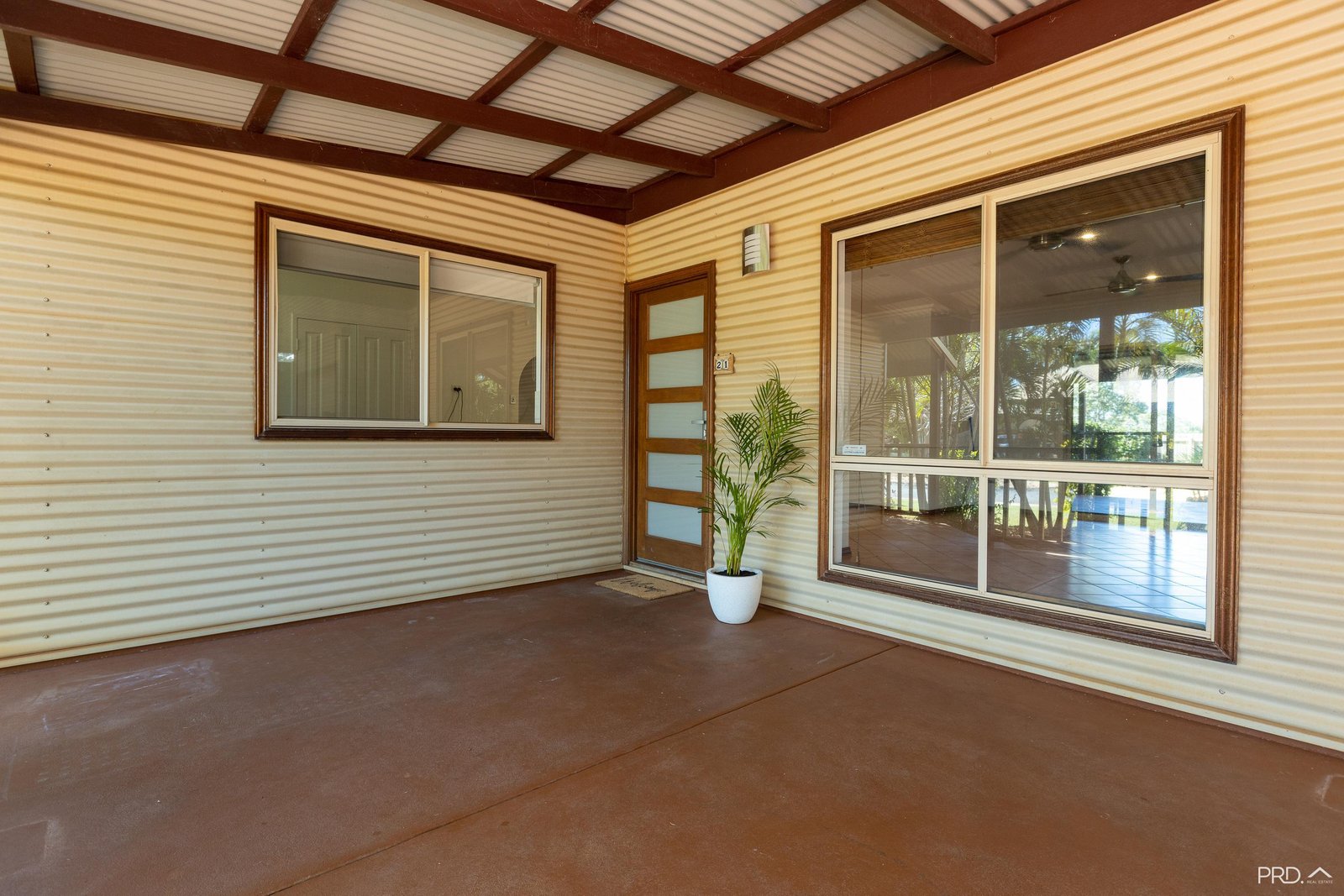 21 Godwit Crescent DJUGUN 11