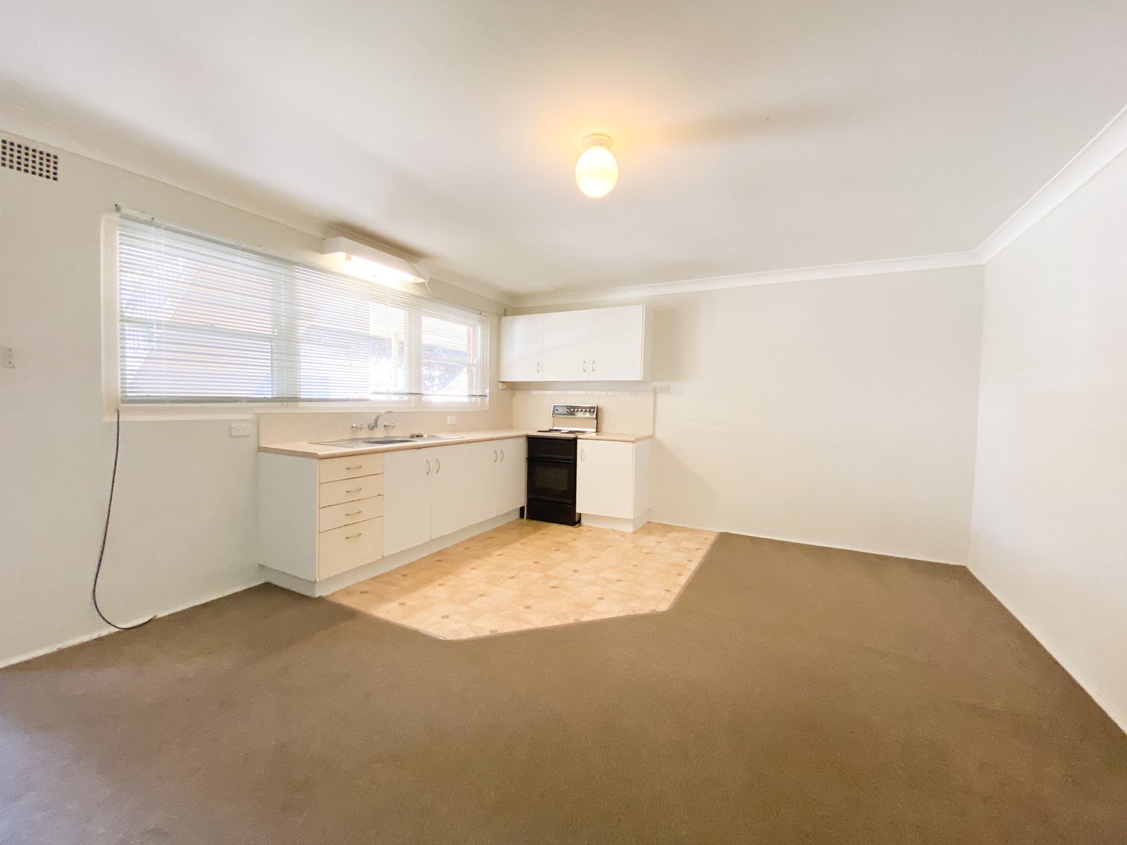2/1 Government Road SHOAL BAY 1