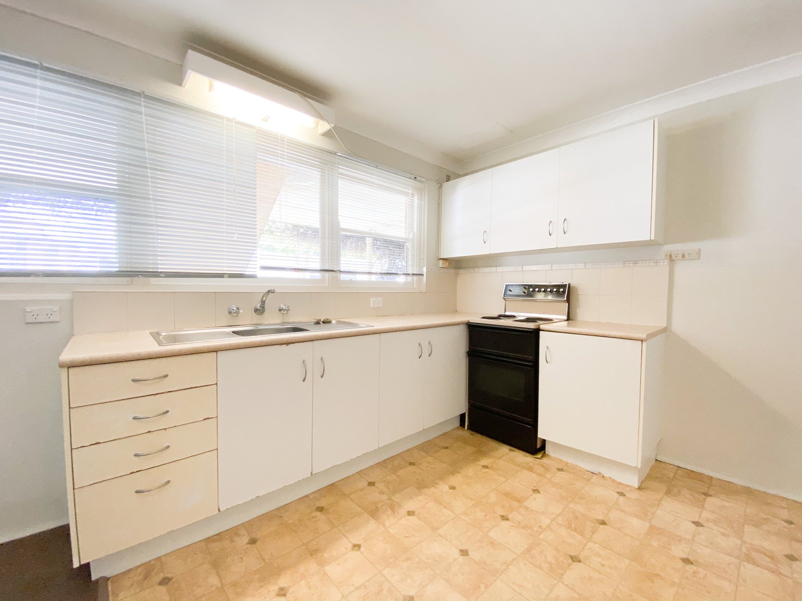 2/1 Government Road SHOAL BAY 3
