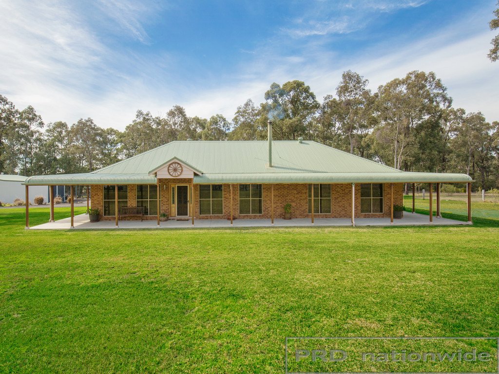 21 Grey Gum Dr  WESTON 1