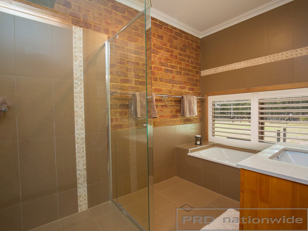 21 Grey Gum Dr  WESTON 8