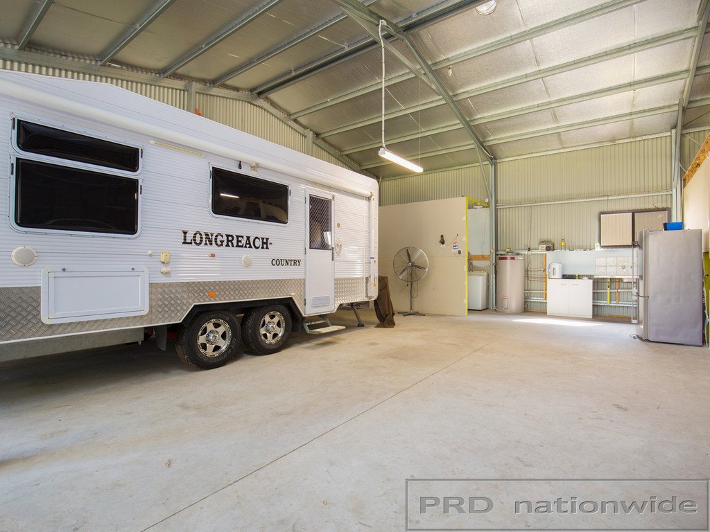 21 Grey Gum Dr  WESTON 13