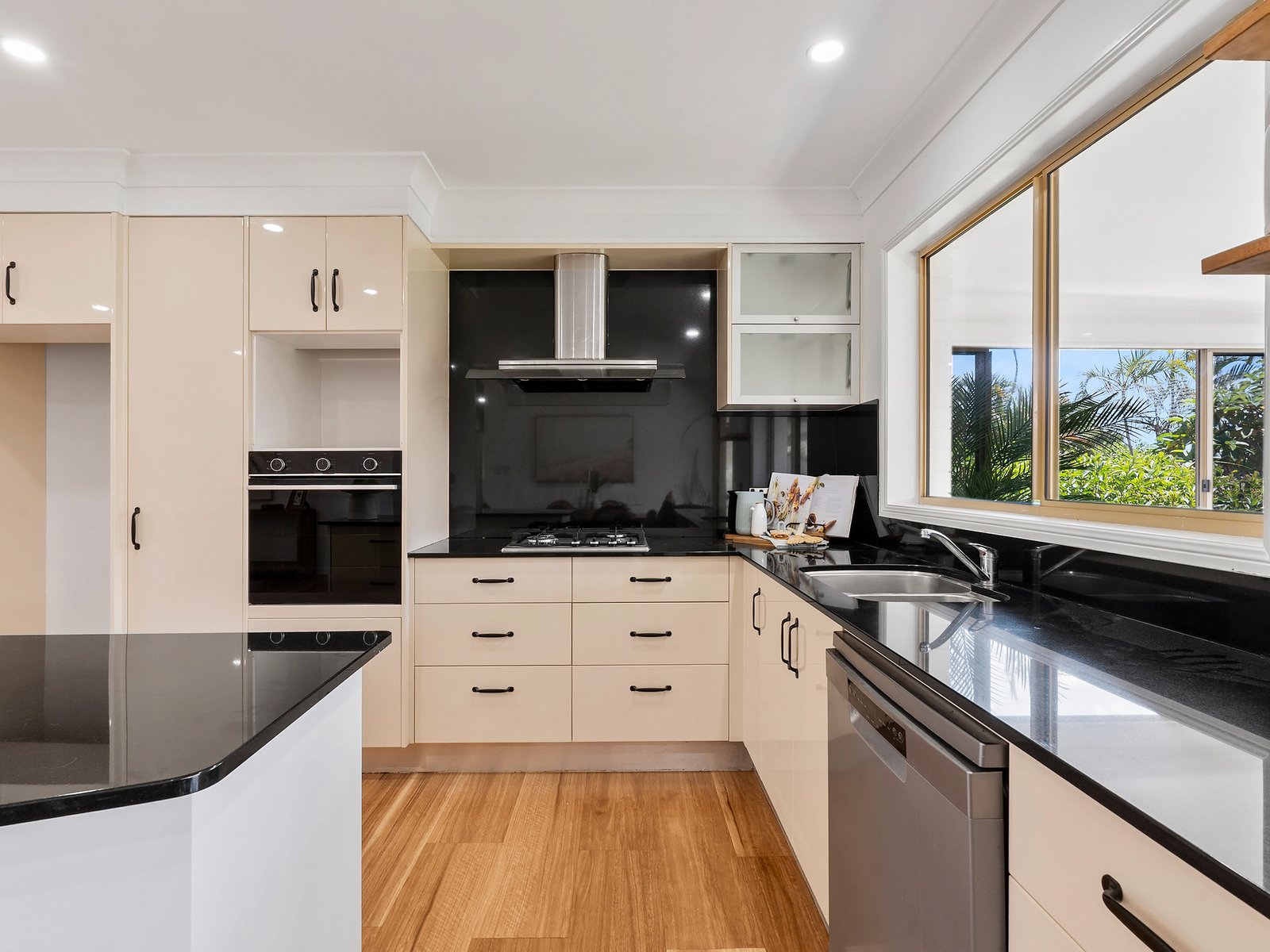 2/1 Guilfoyle Place CUDGEN 12