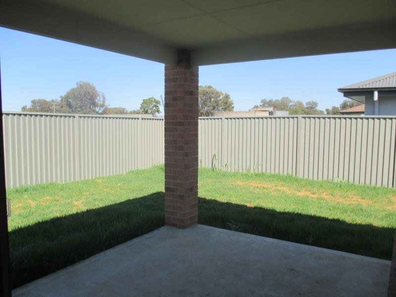 21 Gungurru Close TAMWORTH 5