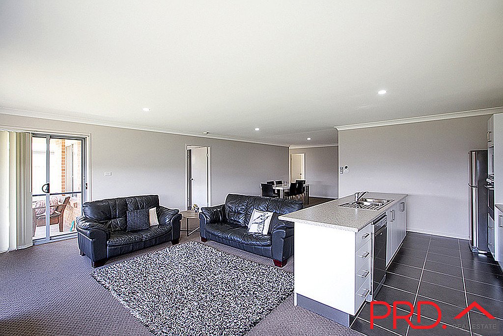 21 Gungurru Close TAMWORTH 6