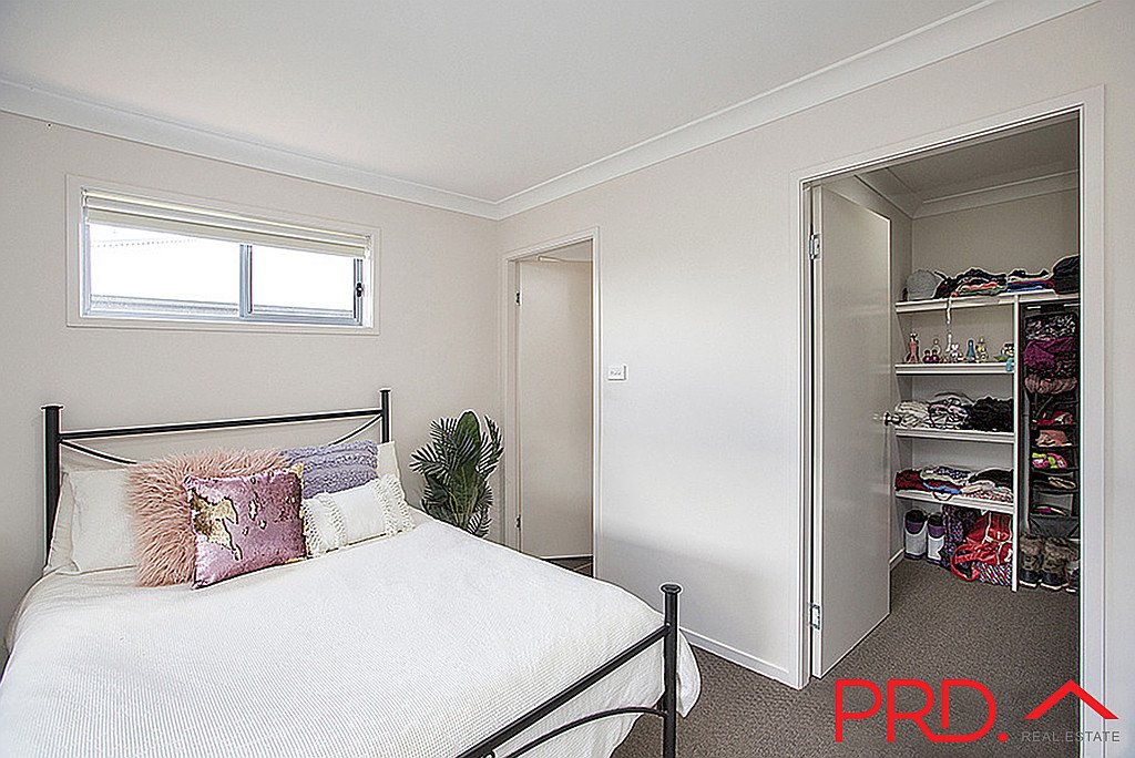 21 Gungurru Close TAMWORTH 9