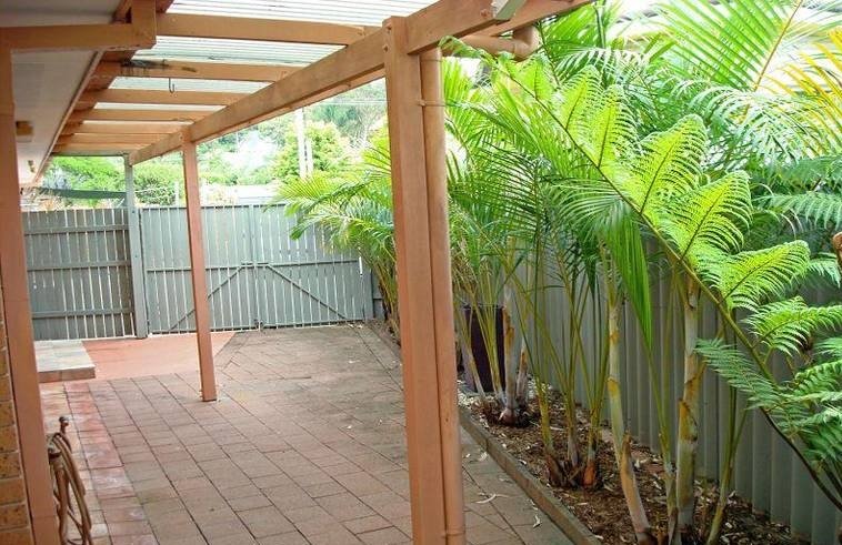 2/1 Guyra Avenue BURLEIGH HEADS 9