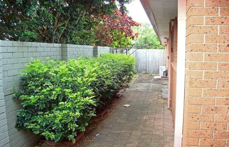 2/1 Guyra Avenue BURLEIGH HEADS 11