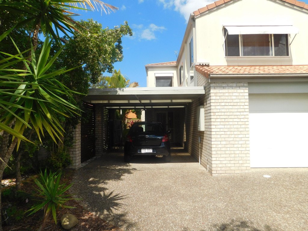 2/1 Gymea Crescent VARSITY LAKES 1