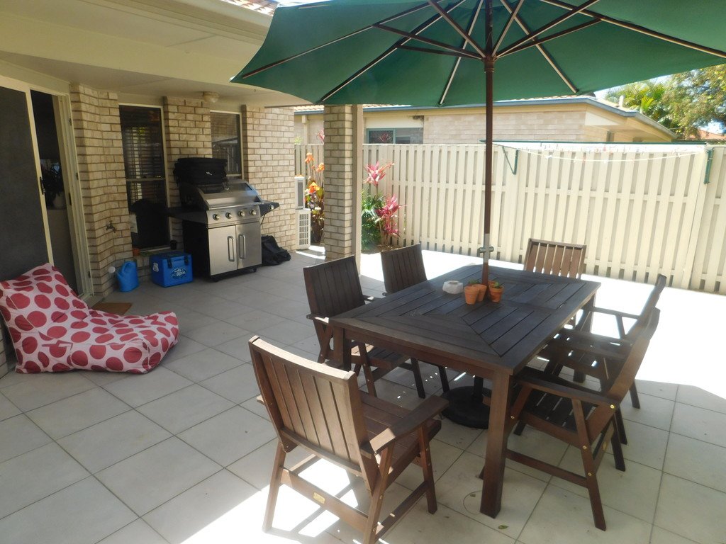 2/1 Gymea Crescent VARSITY LAKES 3