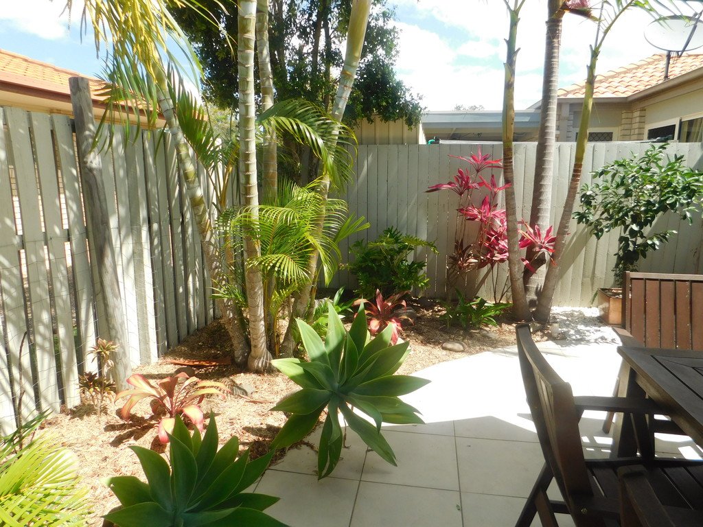 2/1 Gymea Crescent VARSITY LAKES 4